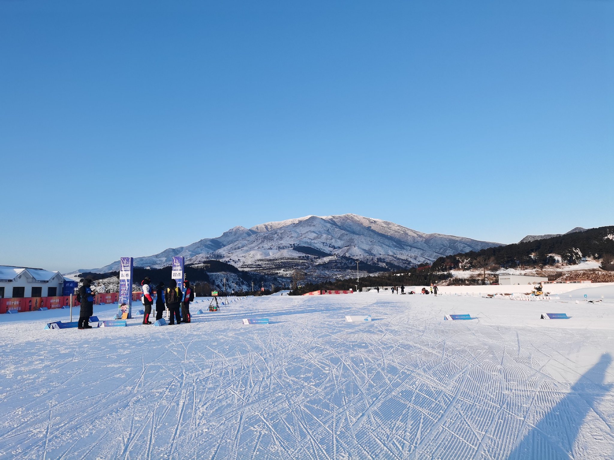 kaiyun电竞-赛地聚焦——德国杯赛前热度飙升，阿森纳战术微调，赛场秩序良好，年轻球员得到机会的简单介绍